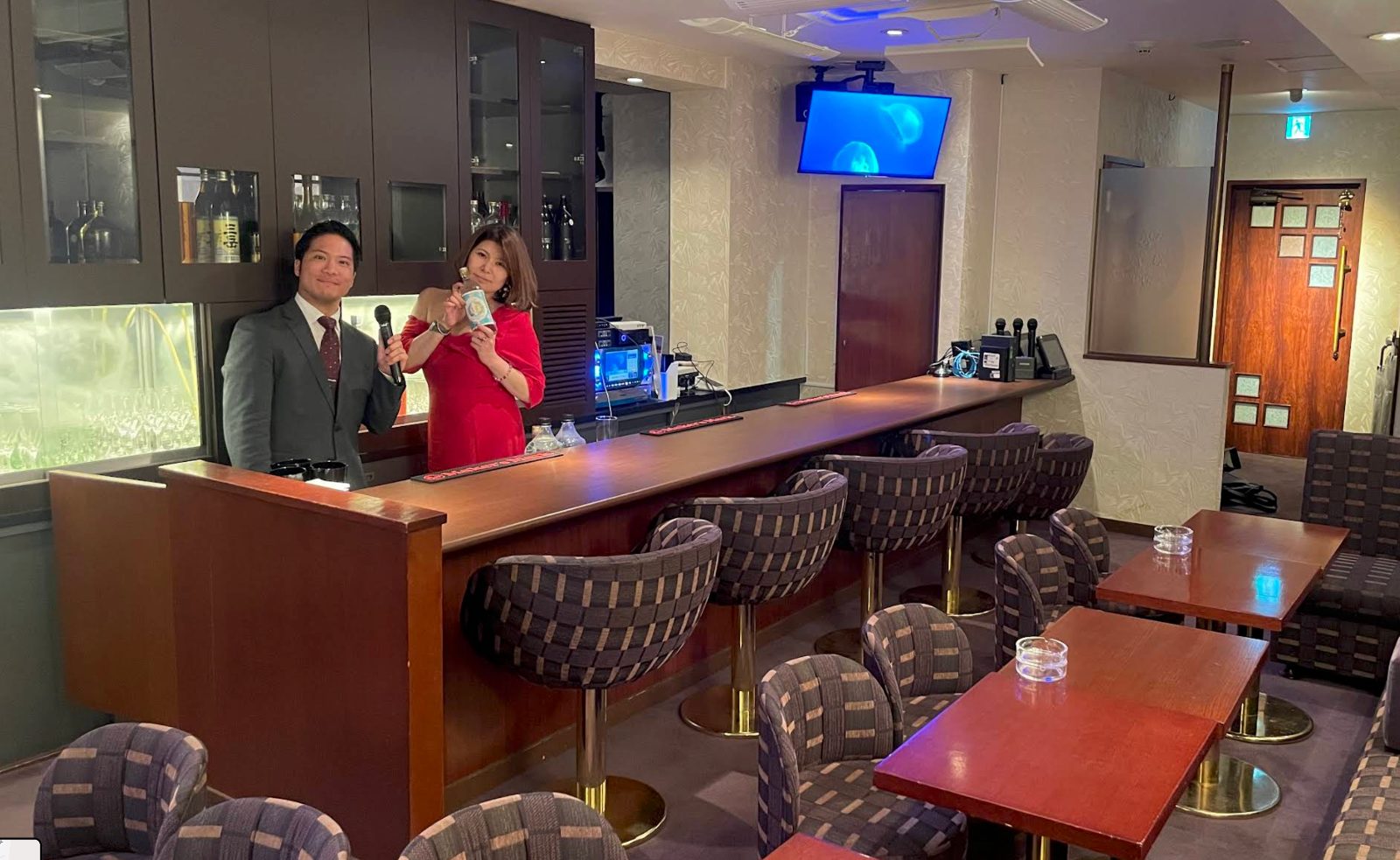 カラオケバー バスリー BUSTLEY 店内写真